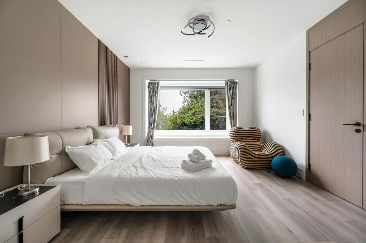 Stylish Retreat In Van'S Prime Location バンクーバー